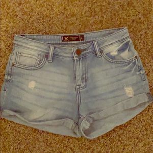 Kardashian Kollection short